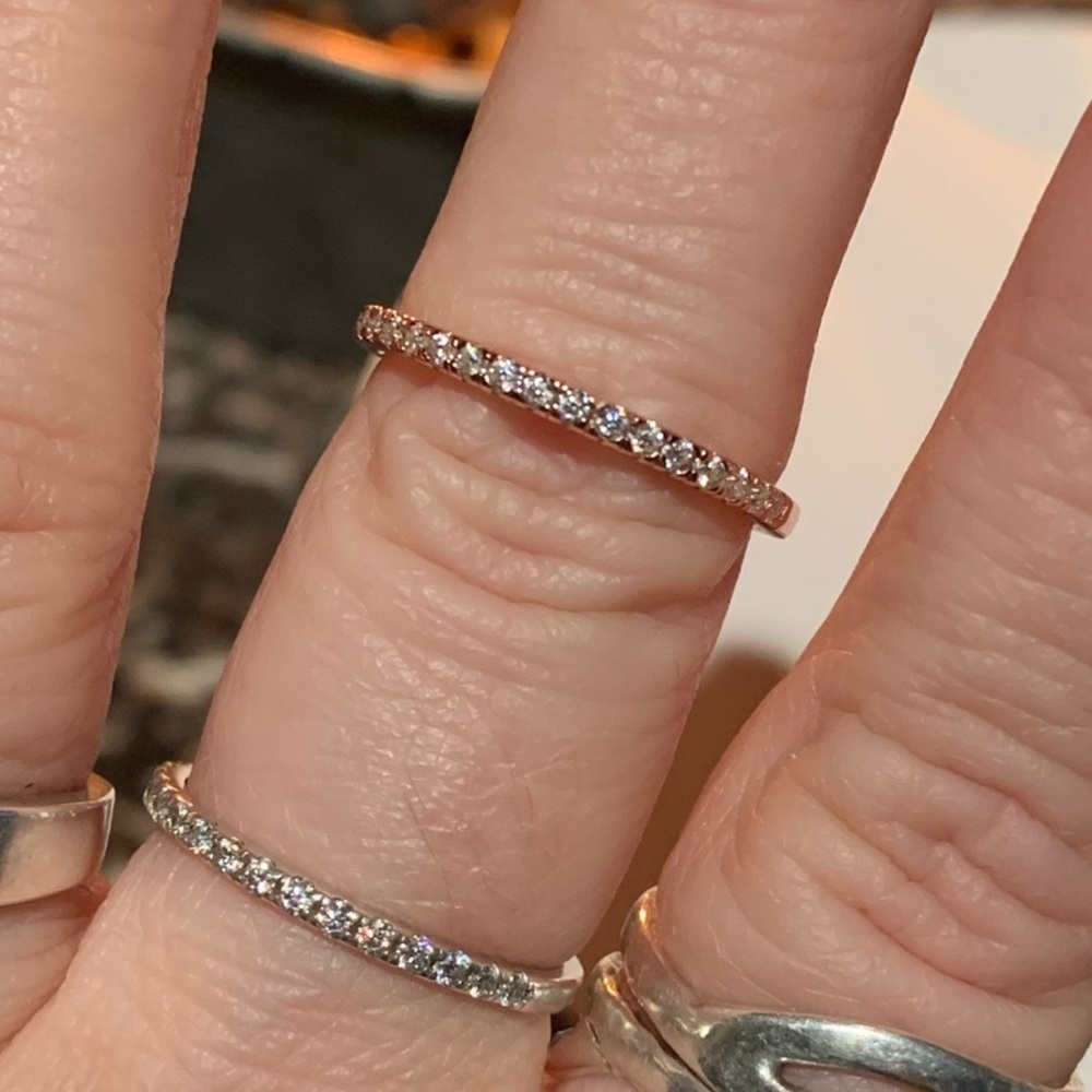 Moissanite Band 0.3cttw Silver, Rose or yellow gold - Picture 2 of 9